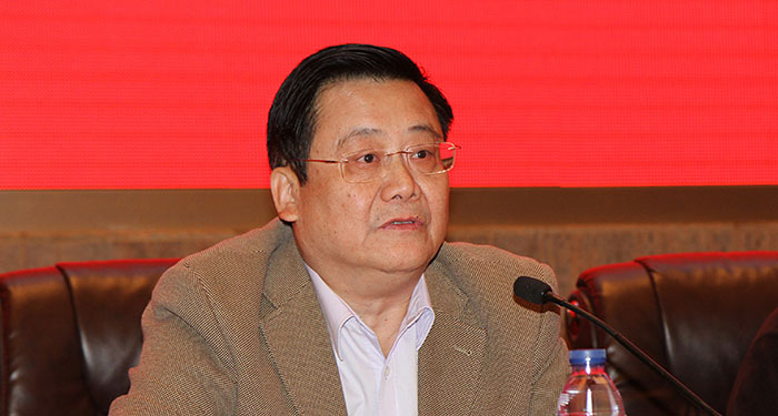 中施企協信息化專家委員會主任委員黃如福宣讀《關于發布